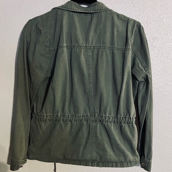 Small Olive Green Layered Jacket - Picture 4 of 6